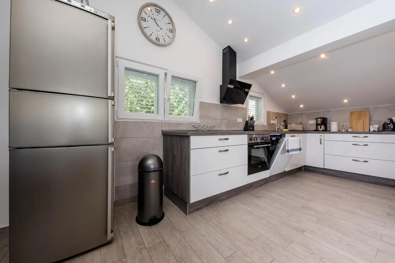 **** Ferienwohnung Auf Der Insel Rab Rab Town Apartamento