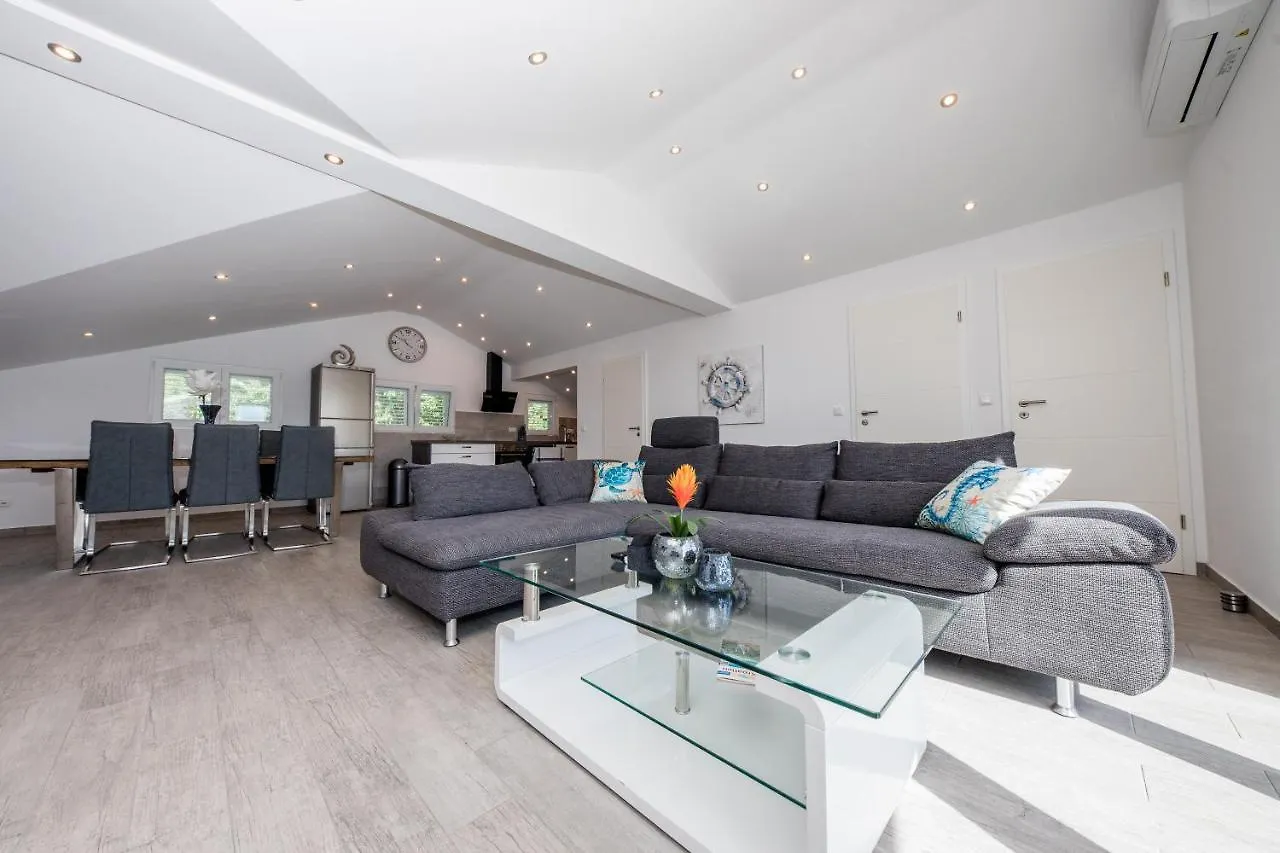 **** Ferienwohnung Auf Der Insel Rab Rab Town Apartmán